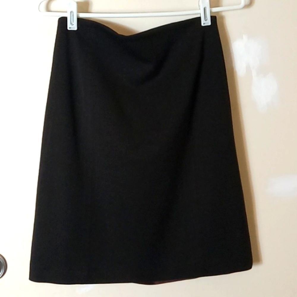 Vertigo Nwot Black Skirt made in France size 4.